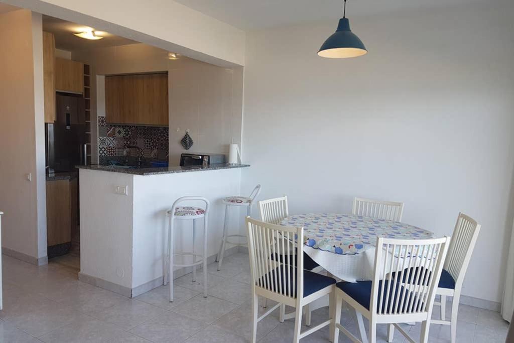 021 - Wonderful Beachfront Apartment With Stunning Sea Views Benalmadena Exterior photo
