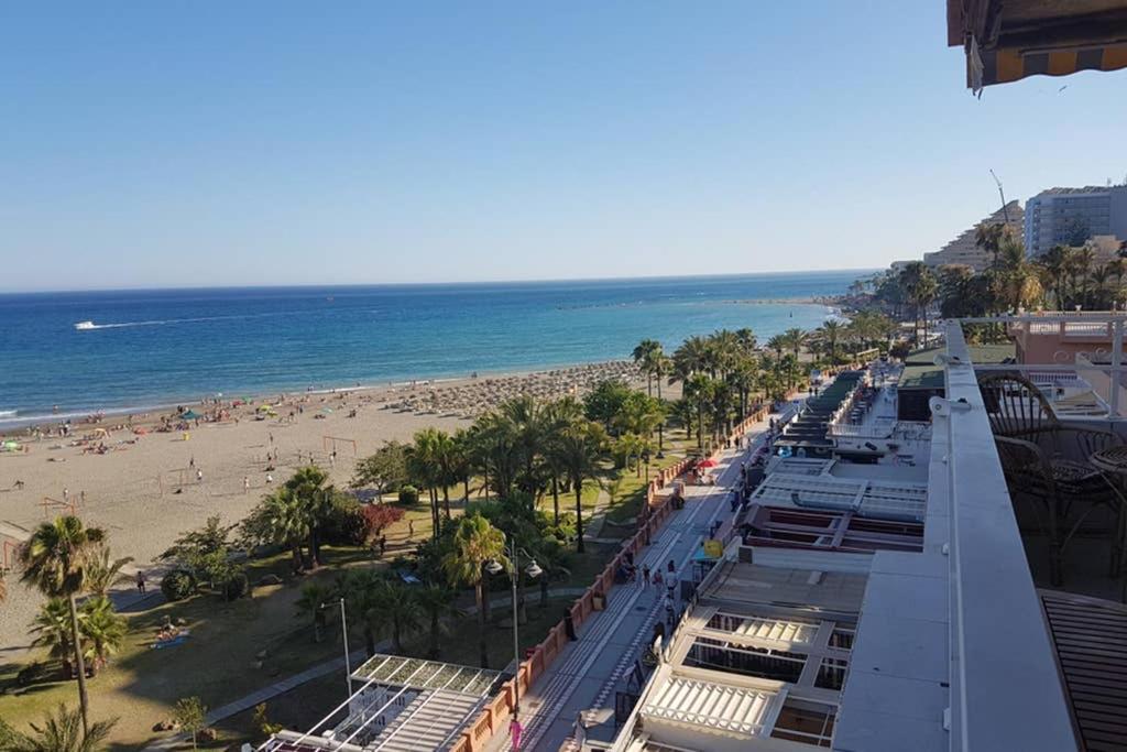 021 - Wonderful Beachfront Apartment With Stunning Sea Views Benalmadena Exterior photo