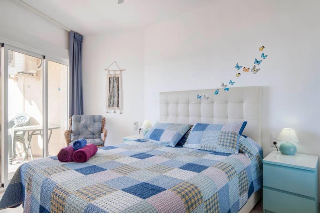 021 - Wonderful Beachfront Apartment With Stunning Sea Views Benalmadena Exterior photo