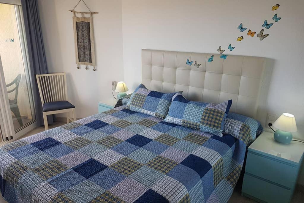 021 - Wonderful Beachfront Apartment With Stunning Sea Views Benalmadena Exterior photo