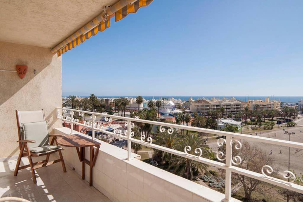 021 - Wonderful Beachfront Apartment With Stunning Sea Views Benalmadena Exterior photo